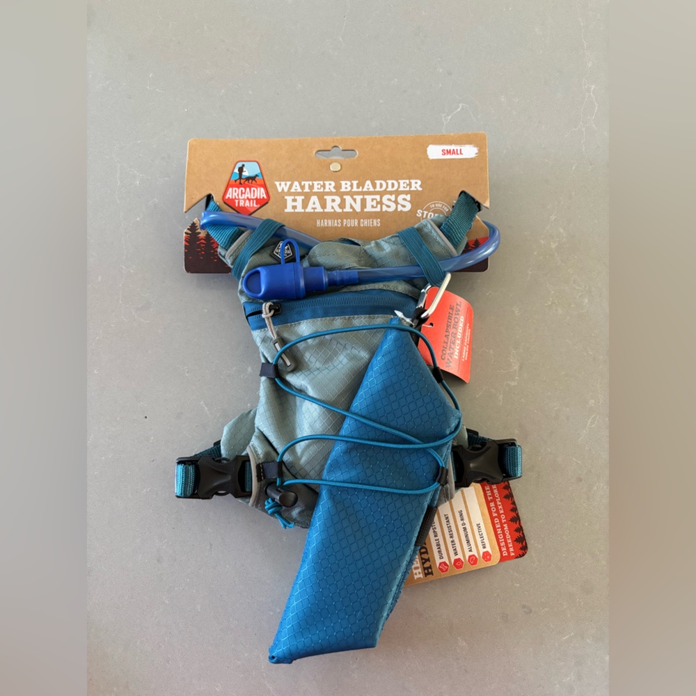Dog Arcadia Trail Harness with Water Bladder